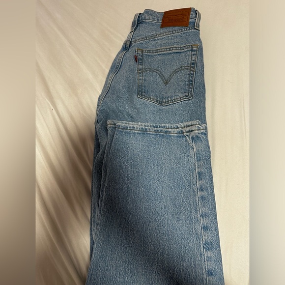 Ultra high waisted Levi’s - Picture 5 of 6